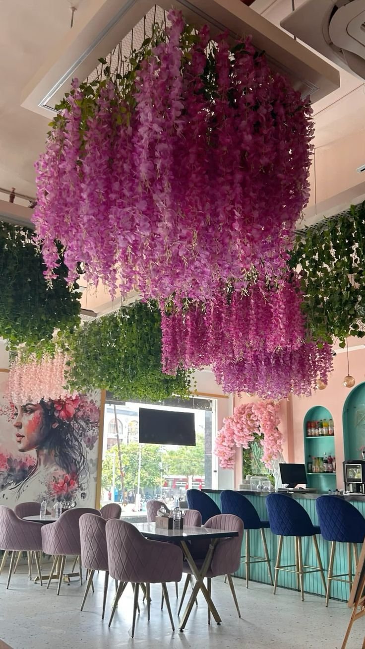 Arranjo pendente com flores e folhagens permanentes - opção 16